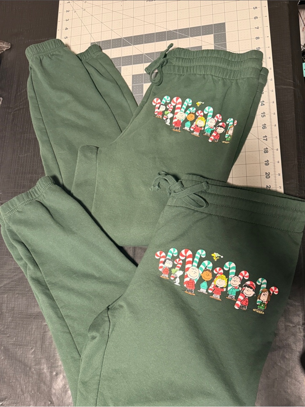 Peanuts Dark Green Jogger Sweatpants with Festive Christmas Peanuts Gang